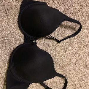 34C Victoria Secret bra